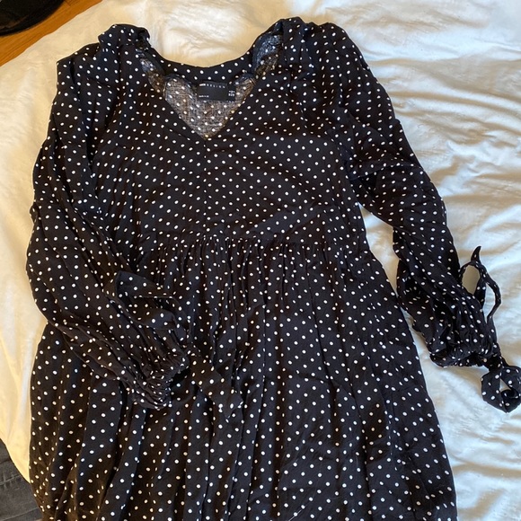 Asos flowy long sleeve dress with bow details - Picture 1 of 3